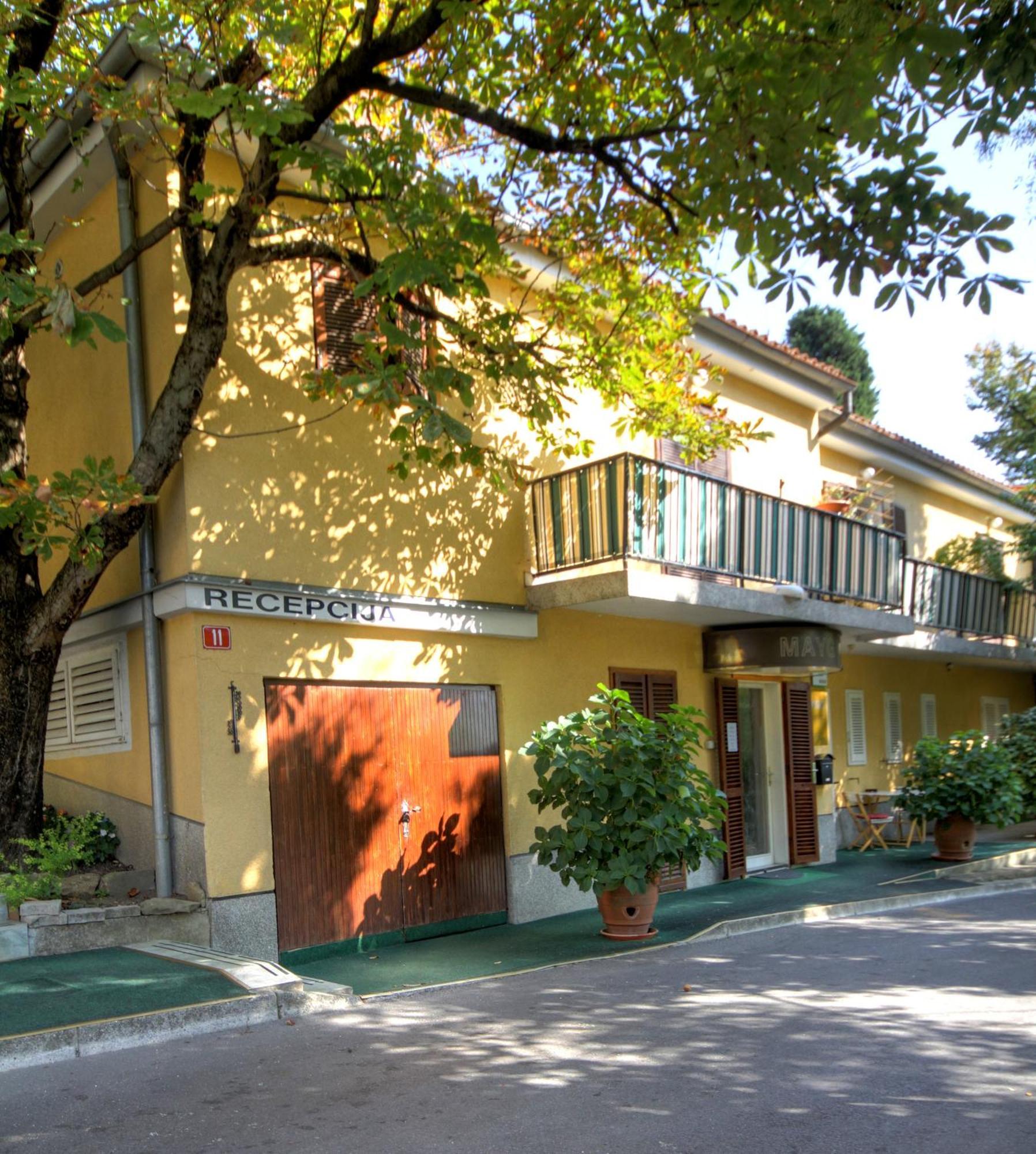 Forgotten Garden Apartments&Rooms Portorož Buitenkant foto